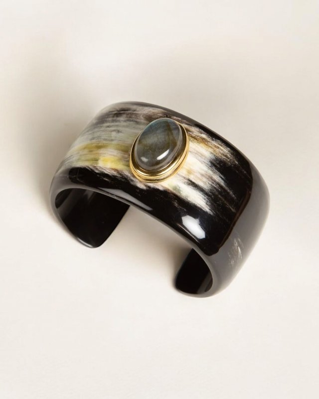Gaia I Mini Cuff in Black Horn