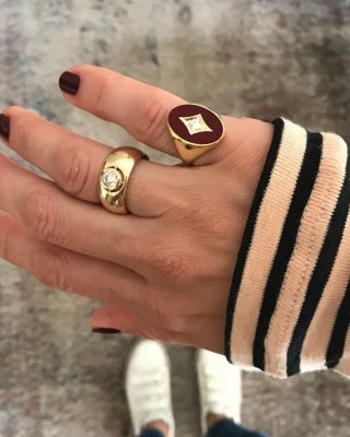 AjjourWorld Victoria Enamel Pinky Ring