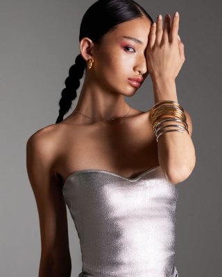 AjjourWorld Coil Bangle
